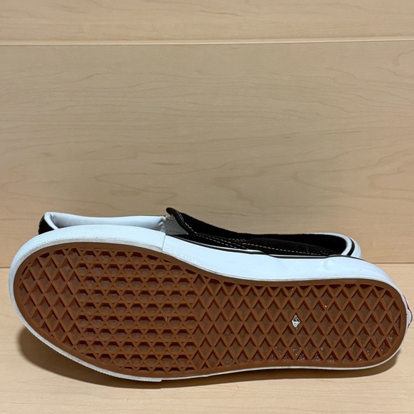 Van's Classic Slip-On Black Shoe - Men's 9 / Women's 10.5 - Like new! - Picture 5 of 7
